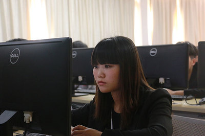 新华学子受哄抢成“香饽饽”，云南软件开发人才需求旺盛